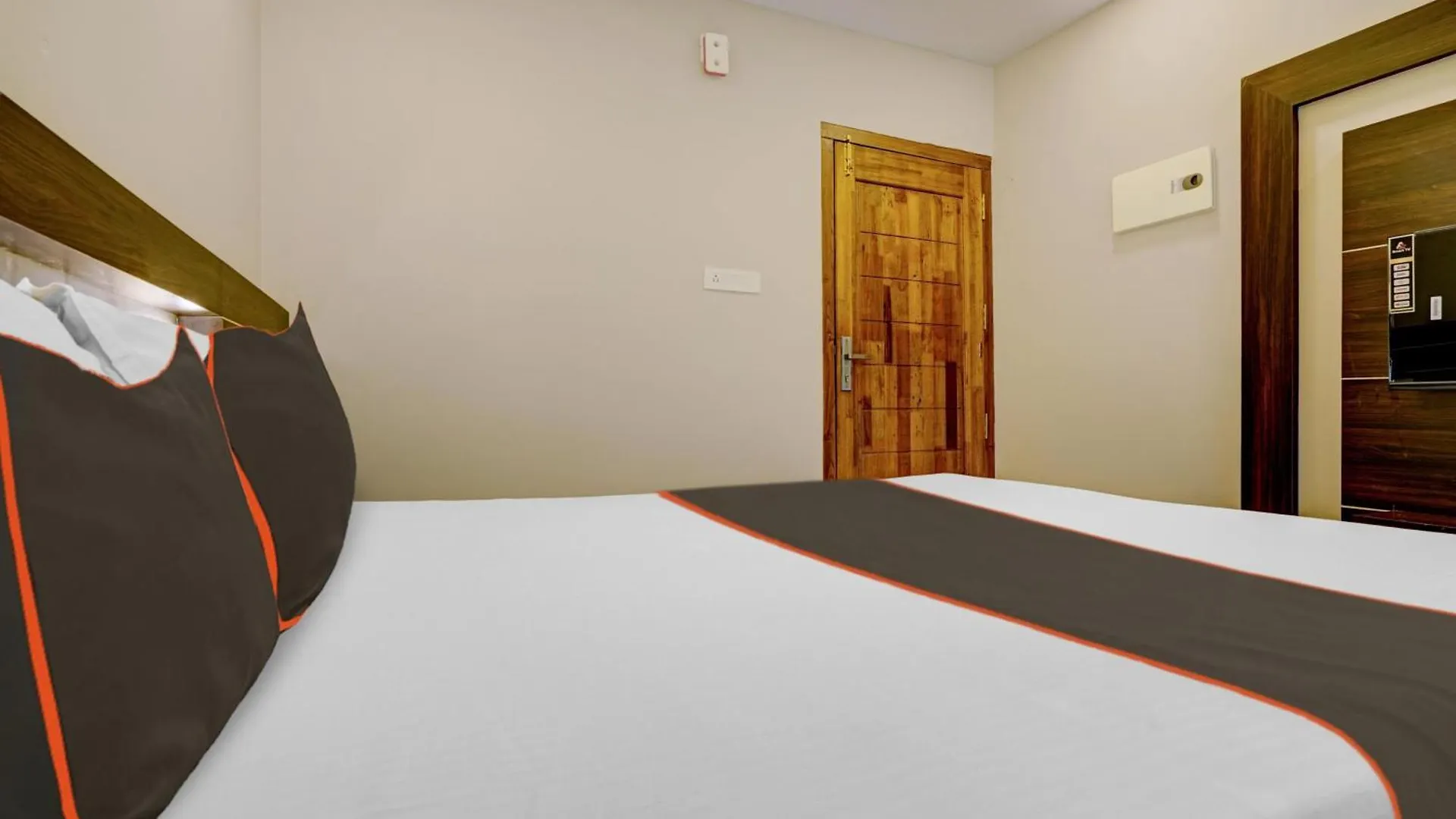 Collection O Ayesha Homes غوروفايور 3*,  الهند