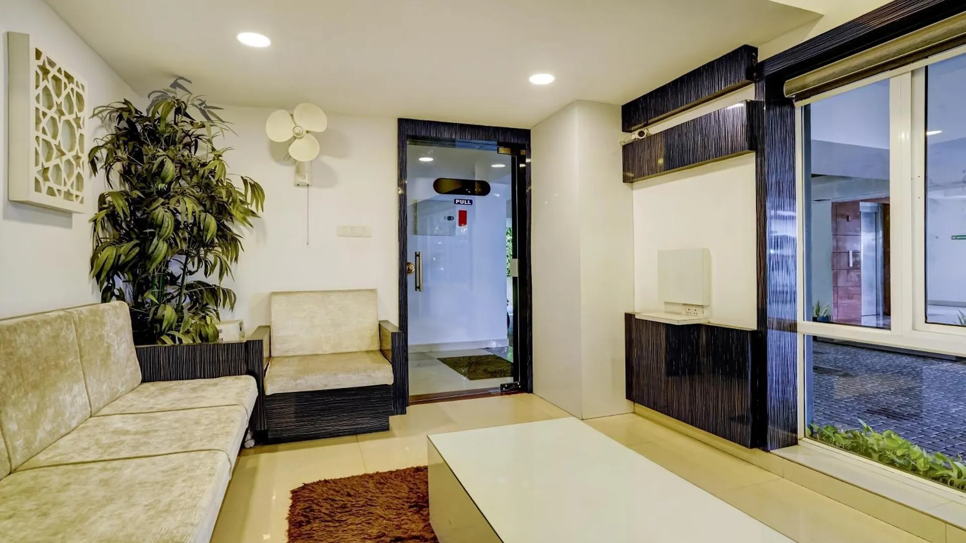 Collection O Ayesha Homes غوروفايور فندق
